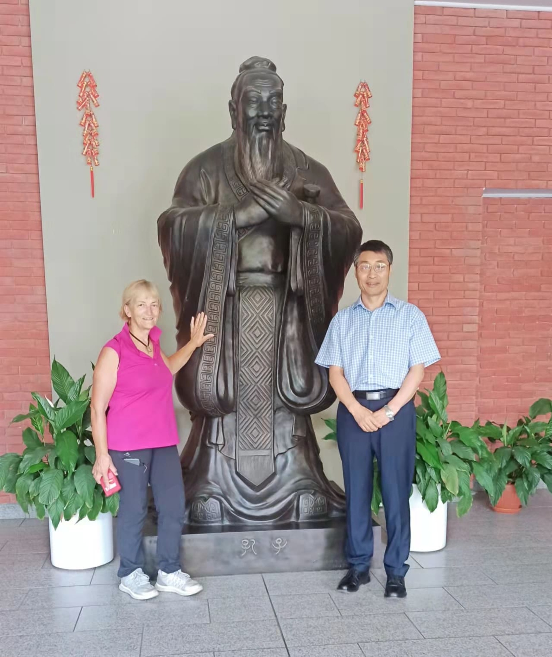tu yi zhong fang yuan zhang liu xiu ming jiao shou huan ying wei naoka ma luo ta nu shi de dao lai