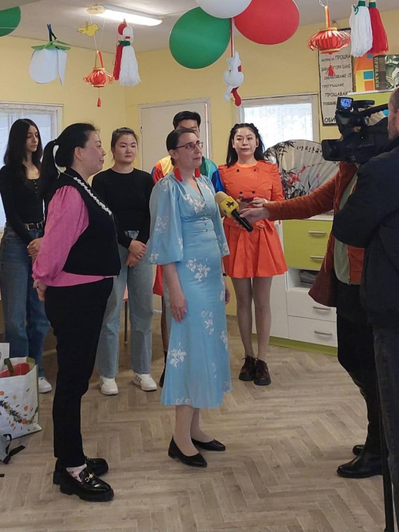 tu pian5 pu luo fu di fu da xue kong zi ke tang jiao shi jie shou mei ti cai fang