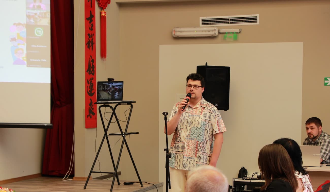 tu pian5 zhu hui chang can hui ren yuan tao lun