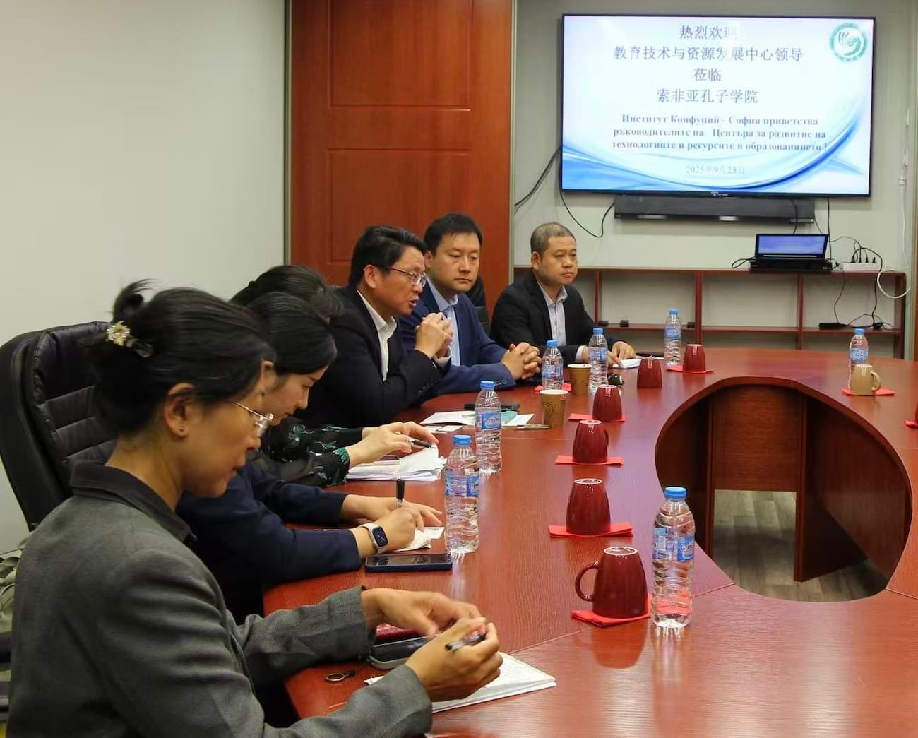 tu pian1 xiao hang fu zhu ren jie shao zhong xin ji ben qing kuang 2