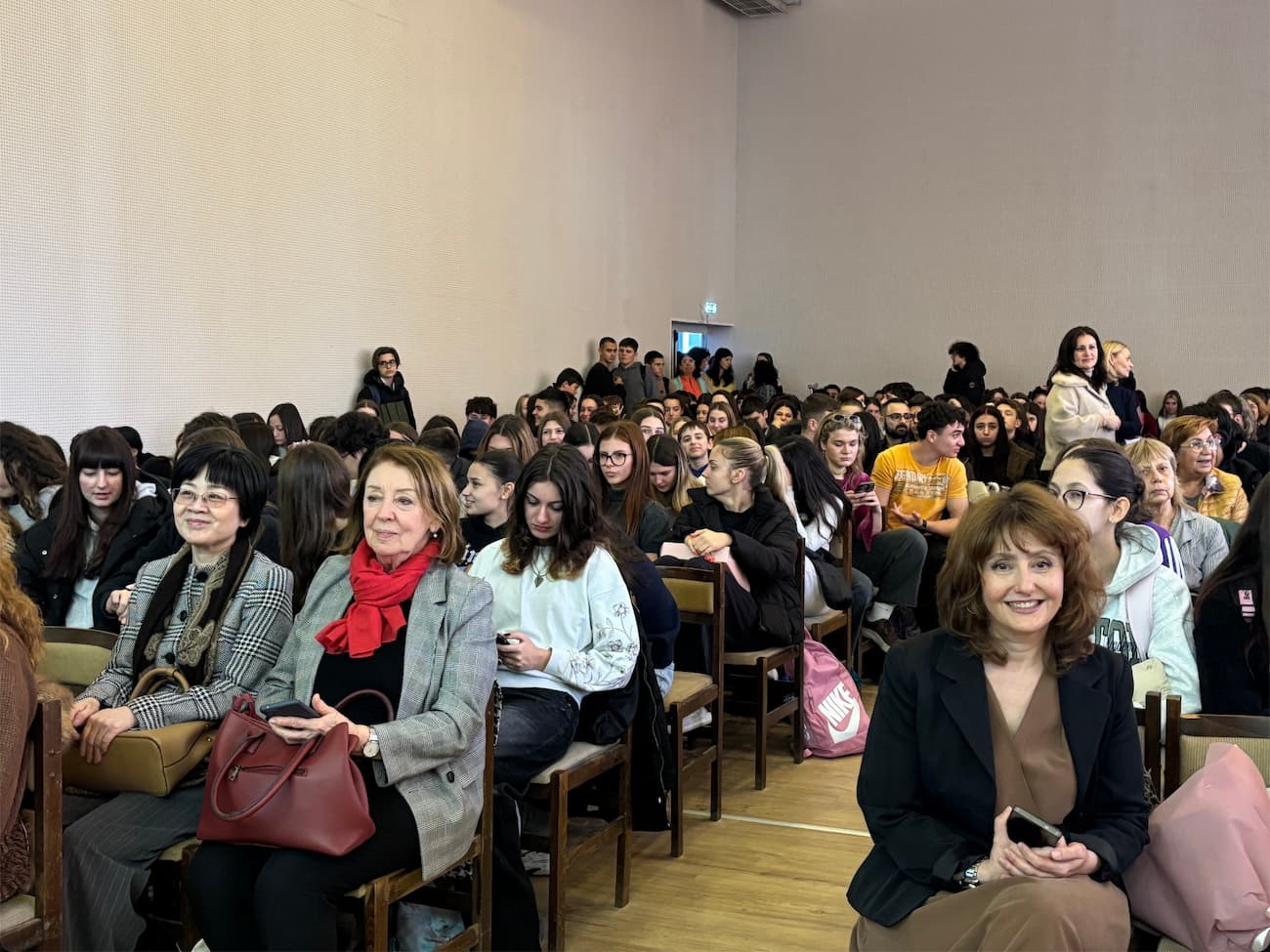 tu pian2 zhong bao fang yuan zhang can jia jian xiao55zhou nian qing dian