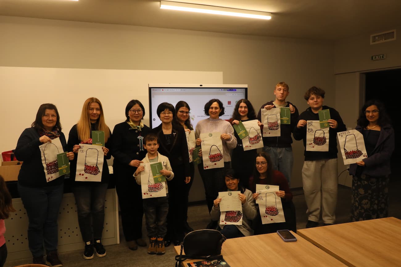 Photo 4: Group photo