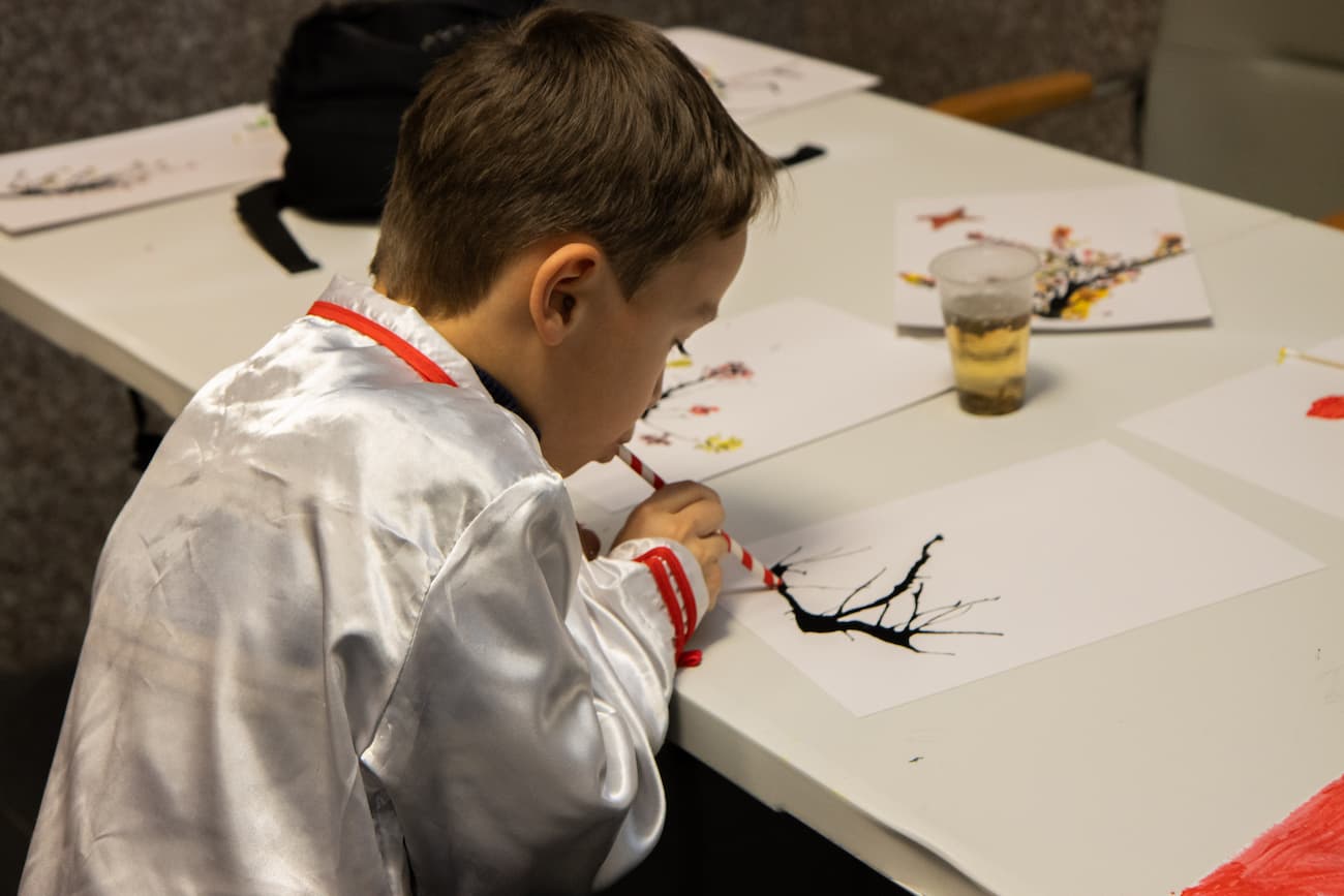 Photo 2: Blown-ink plum blossom painting