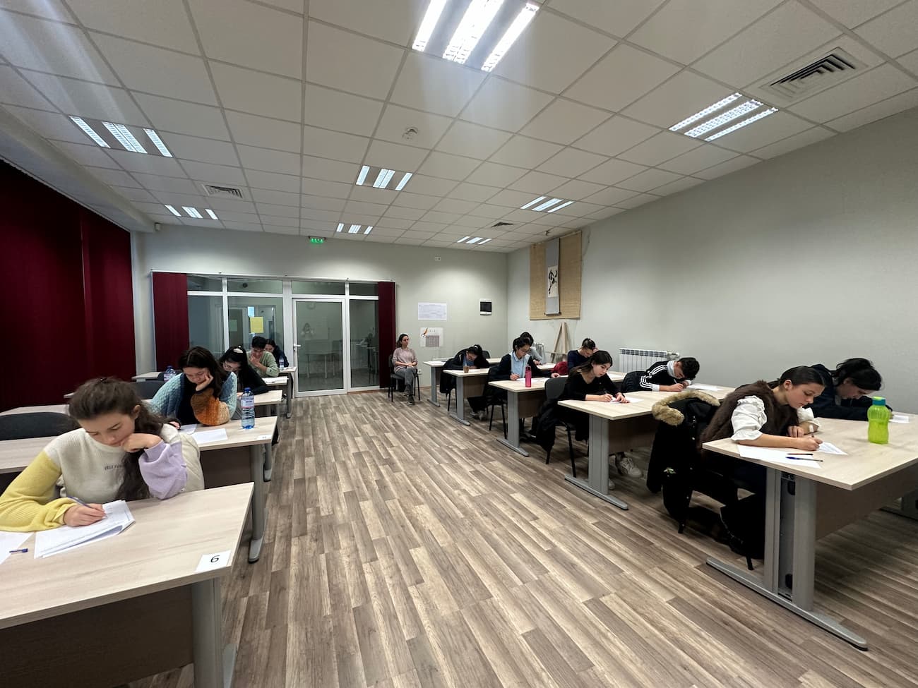 Photo 1 During the competition at the Confucius Institute