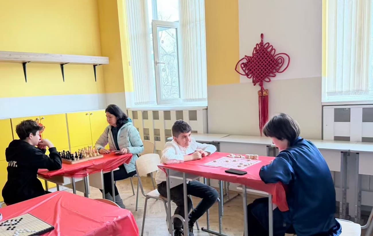 Photo 7: Chinese chess match