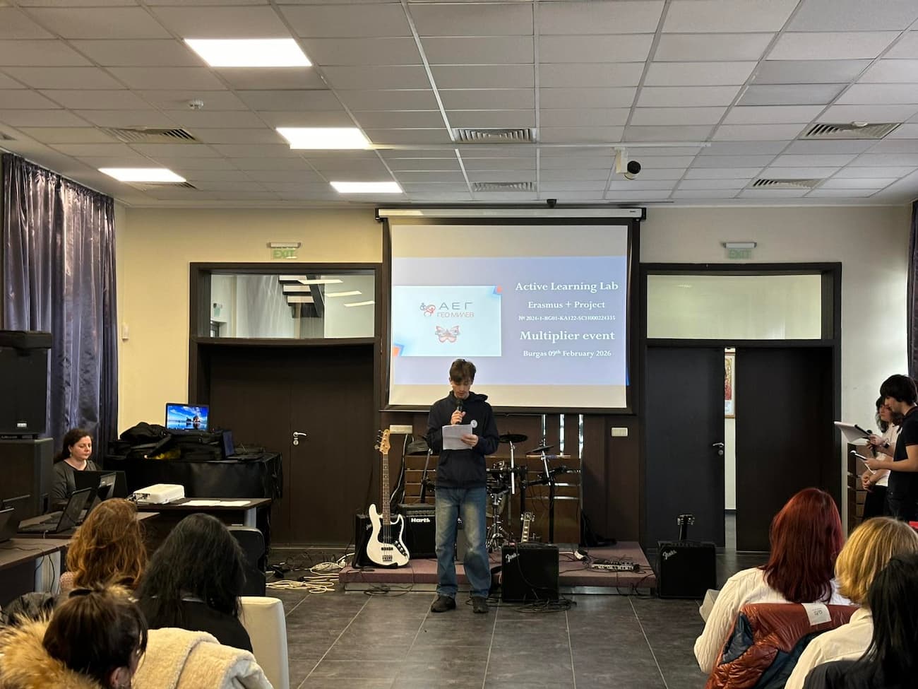 Снимка 2: Рецитал на китайска поезия