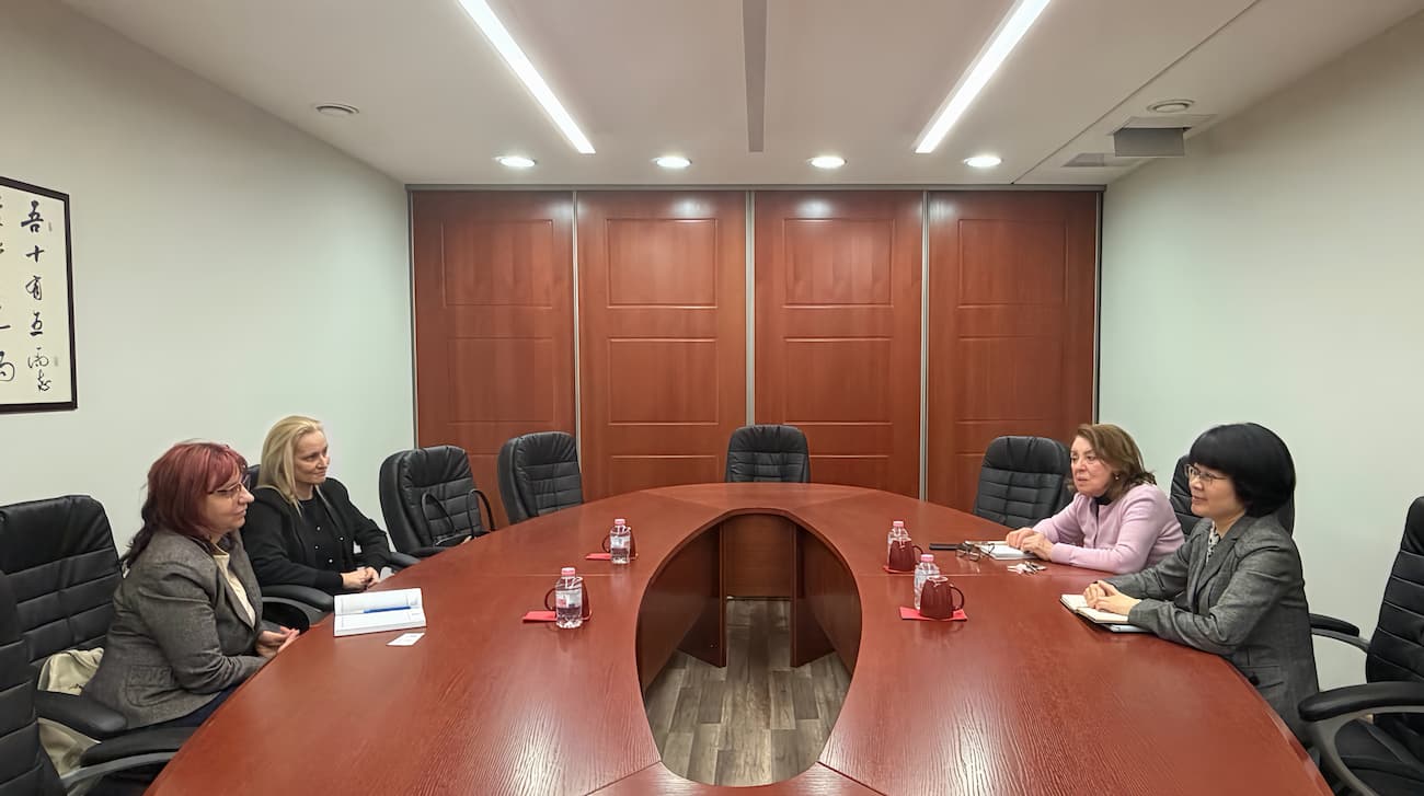 Снимка 1: Среща между двете страни