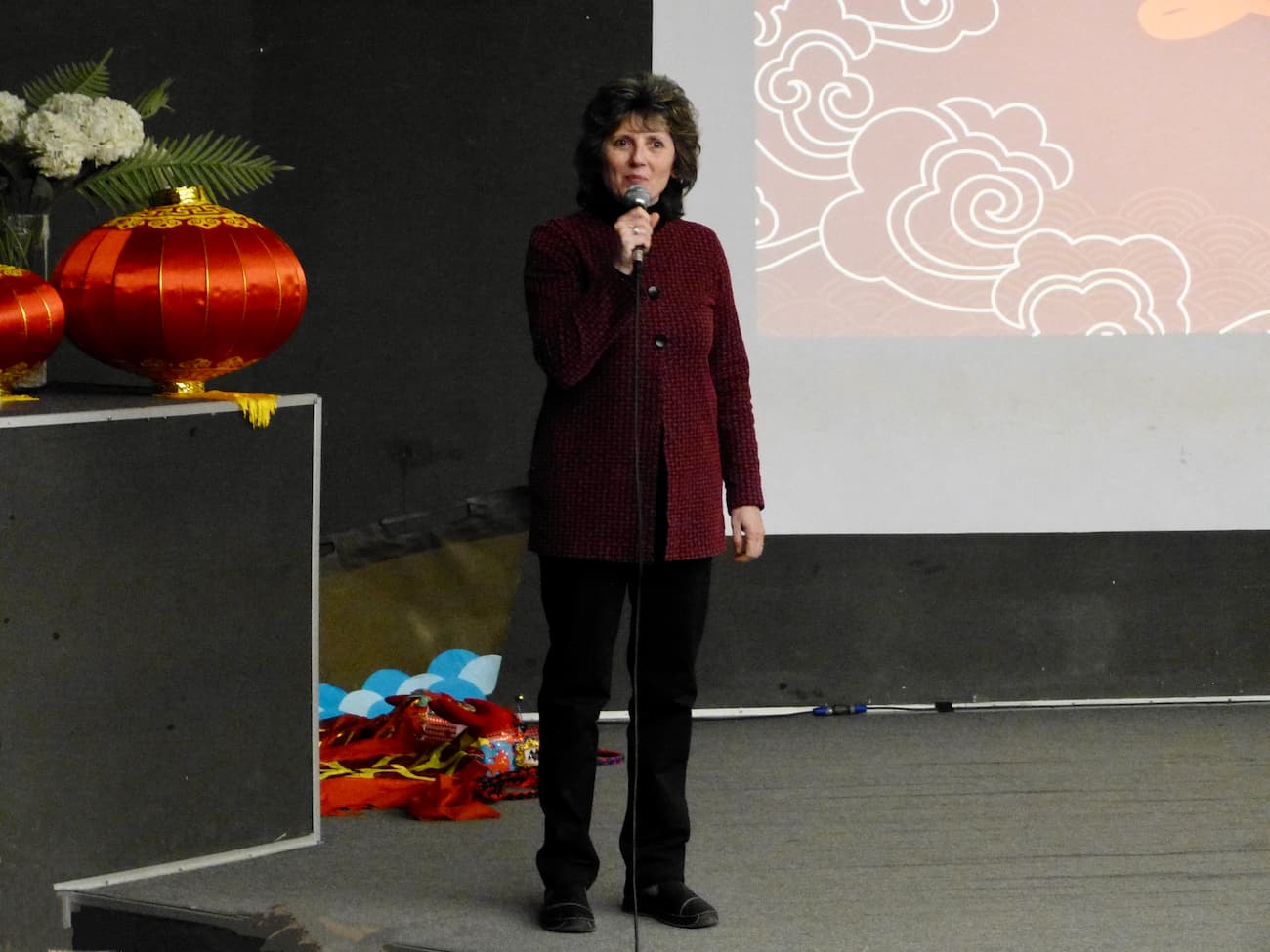 Снимка 1: Приветствено слово на заместник-директора