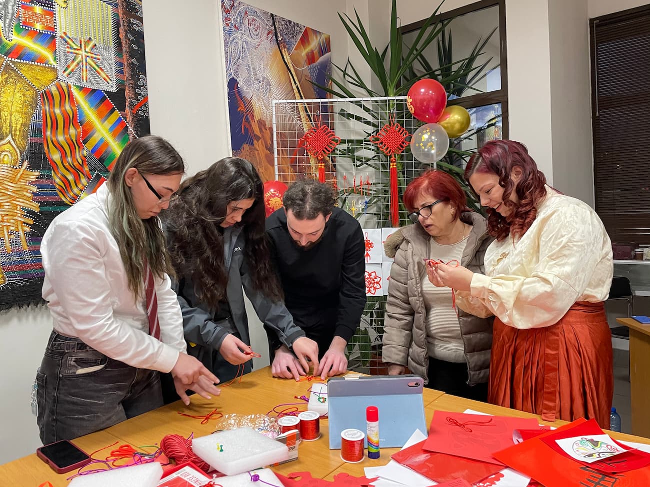 Снимка 2: Китайски възли