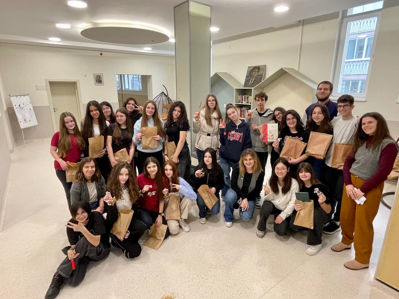 Снимка 8: Наградени ученици от „escape room“ играта