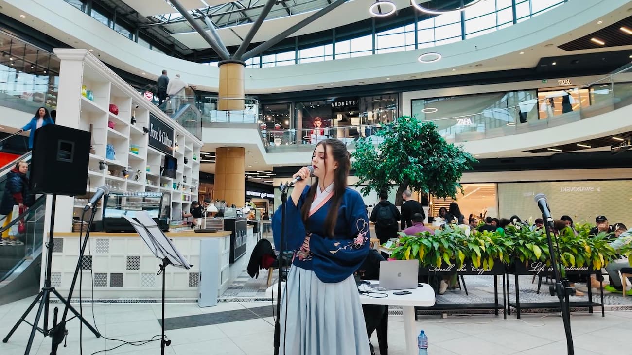 Снимка 2: Песента „Единствен“ („唯一“)