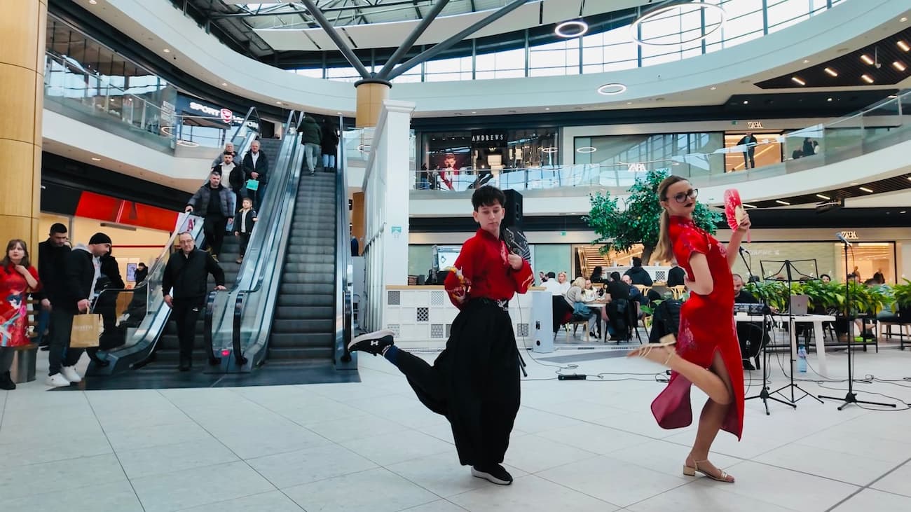 Снимка 5: Танц „Пролетният март“ („春三月“)