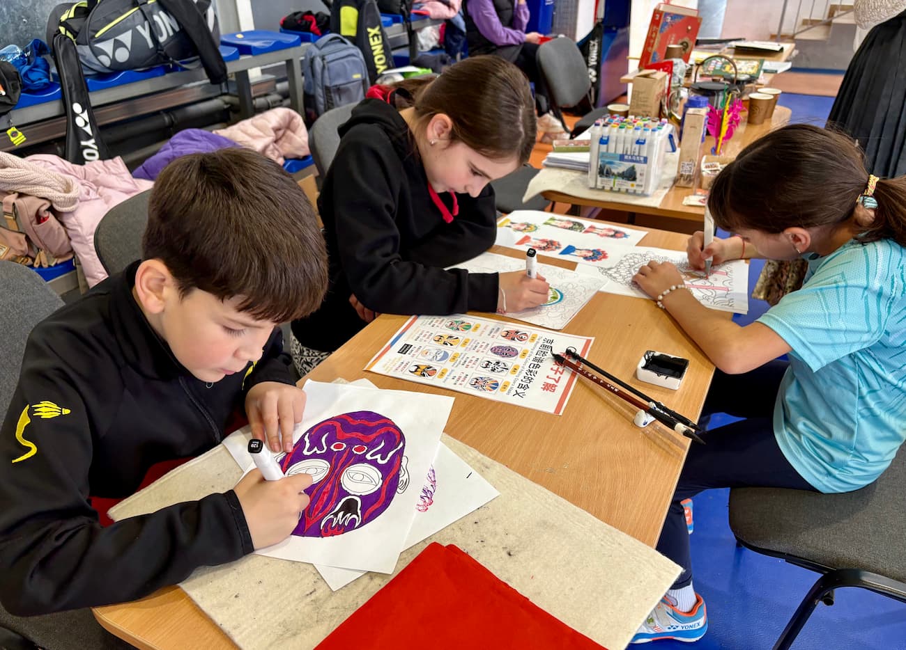 Снимка 3: Оцветяване на театрални маски