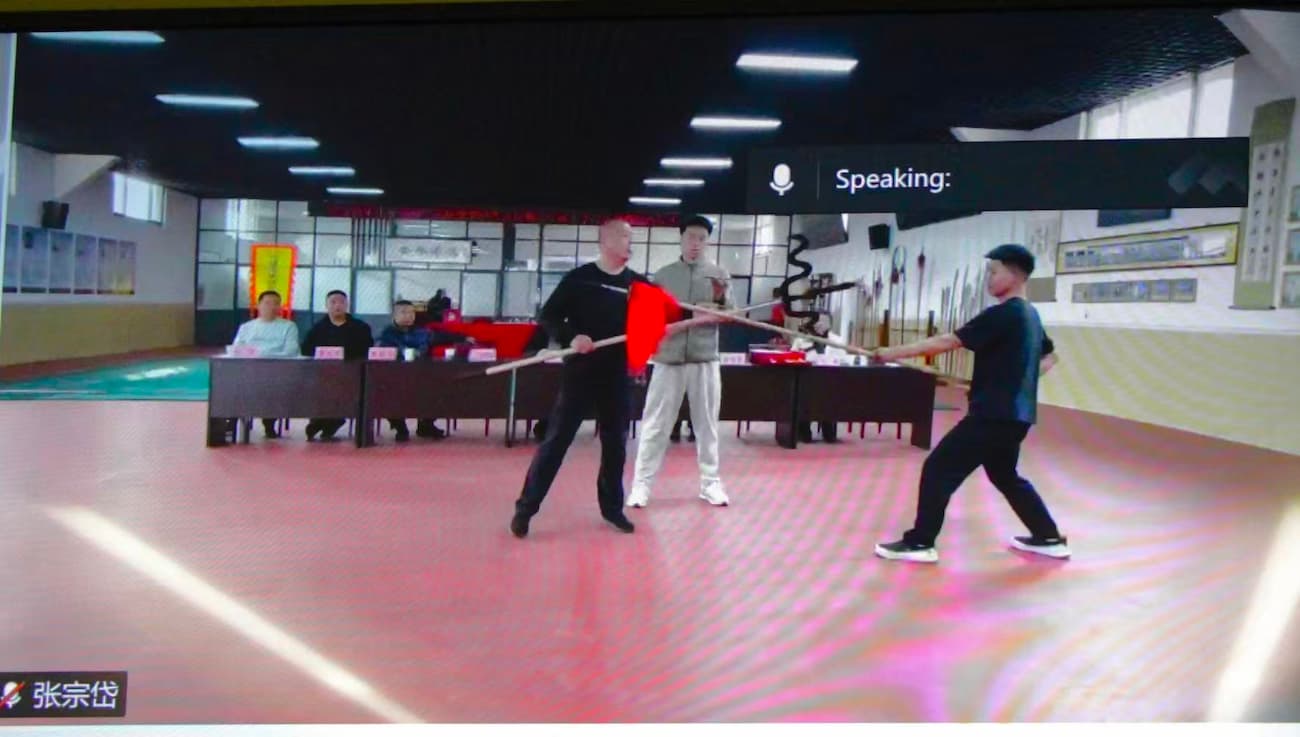 Снимка 5: Представяне на бойни оръжия